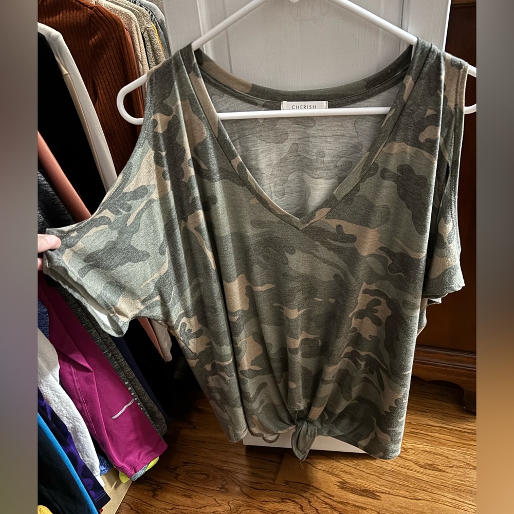 Super cute camo blouse